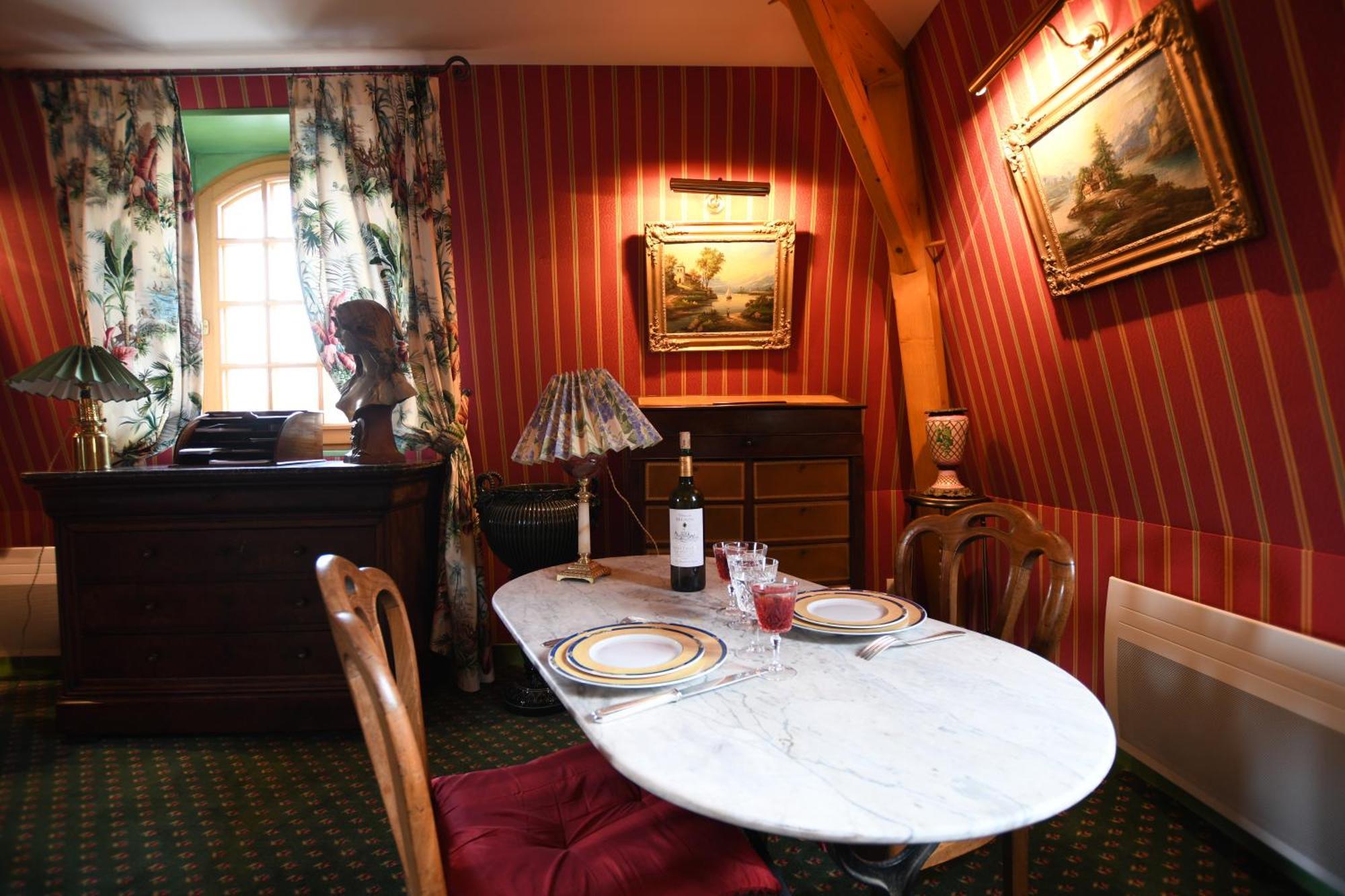 Le Val Clos, Appartement Dans Une Maison De Maitre 19E Tanlay エクステリア 写真
